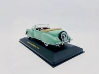 LINCOLN: A 1:43 scale model by IXO Models of the 1939 Lincoln Continental cabriolet in green, complete with original packaging [Location: Sydney] - 3
