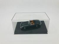 Jaguar: A 1:43 scale model by AutoArt of the E-type Series 3 V12 Roadster in Green, in original packaging [Location: Sydney] - 4