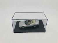 Jaguar: A 1:43 scale model by AutoArt of the XK8 Convertible&nbsp;in Platinum Silver, in original packaging [Location: Sydney] - 4
