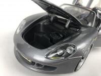 PORSCHE: Pair of 1:18 scale Porsche cars (NB description) - 12