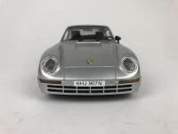 PORSCHE: Pair of 1:18 scale Porsche cars (NB description) - 17