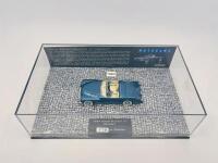 BUICK: A 1:43 scale model by Minichamps of the 1954&nbsp;Buick Wildcat II&nbsp;Concept, limited edition 719/999, complete with original packaging [Location: Sydney] - 5