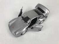 PORSCHE: Pair of 1:18 scale Porsche cars (NB description) - 23