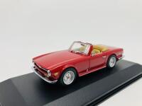 Triumph: A 1:43 scale model by Minichamps of the TR6, in original packaging [Location: Sydney] - 5