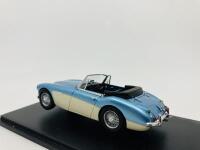 Austin-Healey: A 1:43 scale model by Spark of the 1965 3000 Mark III, in original packaging [Location: Sydney] - 5