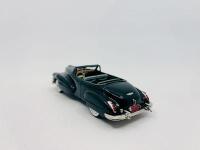 CADILLAC: A 1:43 scale model by Brooklin Models of the 1947 Cadillac Series 62 Convertible in green, complete with original packaging [Location: Sydney] - 3