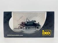 FORD: A 1:43 scale model by IXO Models of the 1925 Ford Model T Runabout, complete with original packaging [Location: Sydney] - 8
