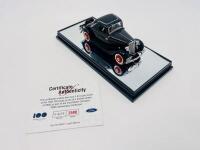 FORD: A 1:43 scale model by Classic Carlectables of the 1933 Ford V8 Coupe, limited edition 0424/2500, complete with original packaging and certificate of authenticity. [Location: Sydney] - 4