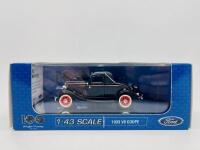 FORD: A 1:43 scale model by Classic Carlectables of the 1933 Ford V8 Coupe, limited edition 0424/2500, complete with original packaging and certificate of authenticity. [Location: Sydney] - 9