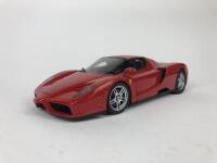 FERRARI: Three 1:18 scale Ferrari cars (NB description) - 26