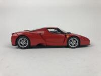 FERRARI: Three 1:18 scale Ferrari cars (NB description) - 30