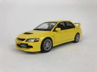 MITSUBISHI: Pair of 1:18 scale Mitsubishi Lancer Evolution cars produced by AutoArt (NB description) - 3