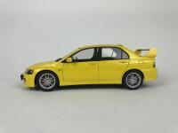 MITSUBISHI: Pair of 1:18 scale Mitsubishi Lancer Evolution cars produced by AutoArt (NB description) - 4