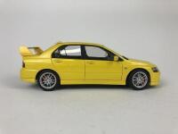 MITSUBISHI: Pair of 1:18 scale Mitsubishi Lancer Evolution cars produced by AutoArt (NB description) - 7