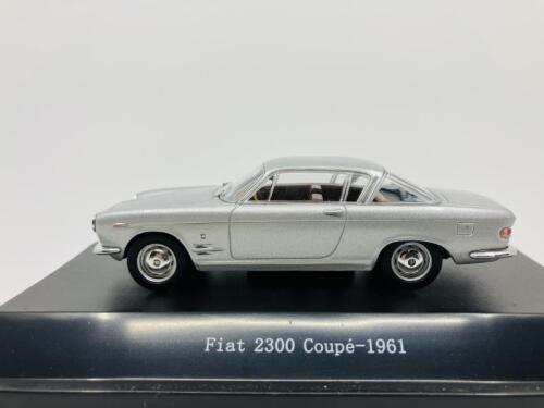 33 · FIAT: A 1:43 scale model by Starline Models of the 1961 2300 Ghia Coupé, in original packaging [Location: Sydney]