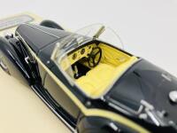 ALFA ROMEO: A fine 1:43 scale model 'Collection d'Elegance' by True Scale Miniatures&nbsp;of the 8C 2900B Touring Spider, in original packaging [Location: Sydney] - 10
