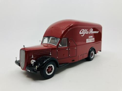 64a · ALFA ROMEO: A fine 1:43 scale model by Exoto of the 1934-1951 Transporter, in original packaging [Location: Sydney]