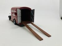 ALFA ROMEO: A fine 1:43 scale model by Exoto of the 1934-1951 Transporter, in original packaging [Location: Sydney] - 3