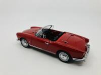 ALFA ROMEO: A 1:18&nbsp;scale model by AutoArt of the Giulietta Spider, in original packaging [Location: Sydney] - 3