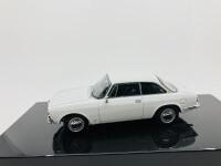 ALFA ROMEO: A 1:43 scale model by AutoArt of the 1970 1750 GTV&nbsp;in White, in original packaging [Location: Sydney]