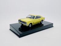 HOLDEN: A 1:43 scale model by Autoart of the Holden HK Monaro 327 in Warwick Yellow, limited edition 2213/5000 complete with original packaging - 4