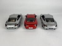 PORSCHE: Three 1:18 scale Porsche 911 model cars produced by AutoArt (NB description) - 6