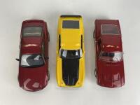 FORD: Three 1:18 scale Ford Mustang model cars produced by AutoArt (NB description) - 3