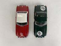 MG: Pair of 1:18 scale MG MGB MK II racing cars produced by AutoArt (NB description) - 3