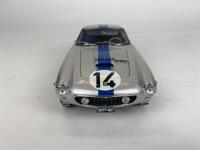 FERRARI: 1:18 scale 1961 Ferrari 250 GT Berlinetta passo corto (SWB) competition Le Mans produced by CMC (NB description) - 5