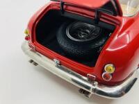 FERRARI: A fine 1:18 scale model by CMC of the 1961 250 GT SWB Berlinetta, in original packaging [Location: Sydney] - 9