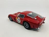 FERRARI: A fine 1:18&nbsp;scale model by Kyosho of the 1962 250 GTO in 1962 Le Mans livery, in original packaging AMENDED [Location: Sydney] - 6