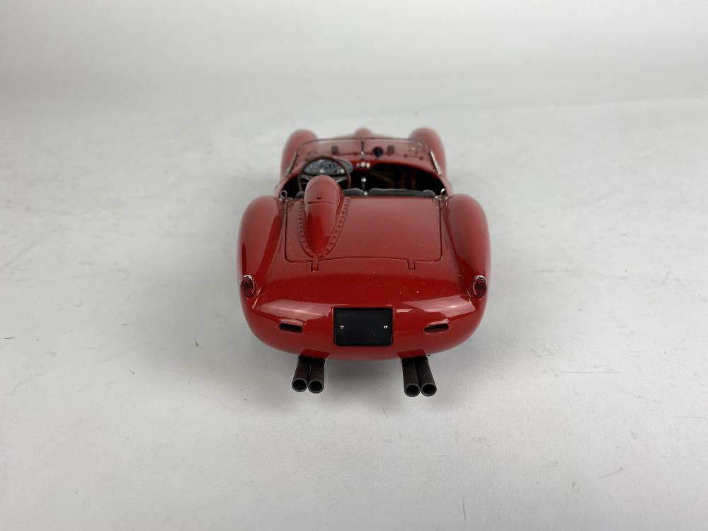 NEW CMC FERRARI 250 Testa Rossa Pontoon Fender 1958 M-071 + all documents-Mint EUR 862,93 - FR