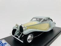 BUGATTI: A 1:43 scale model by IXO Museum of the 1930&nbsp;Type 50T Profil&eacute;e Coach, in original packaging [Location: Sydney] - 5