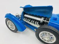 BUGATTI: A 1:18 scale model by Burago of the Type 59 Grand Prix [Location: Sydney] - 4