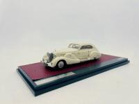 MERCEDES-BENZ: A 1:43 scale model by Matrix Scale Models of the 1935&nbsp;Mercedes-Benz 550K Spezial-Stromlinienwagen, limited edition 195/408,&nbsp;complete with original packaging [Location: Sydney] - 2