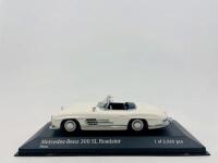 MERCEDES-BENZ: A 1:43 scale model by Minichamps of the Mercedes-Benz 300 SL Roadster, limited edition 1 of 2,016&nbsp;pieces, complete with original packaging [Location: Sydney]&nbsp;&nbsp;