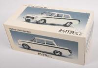 LOTUS CORTINA MK I:&nbsp;A 1:18 scale&nbsp;Lotus Cortina Mk1 model, finished in traditional white with green stripes paintwork - 4