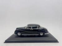 BMW: A 1:43 scale model by Minichamps of the BMW 502 V8 Limousine, complete with original packaging. [Location: Sydney]