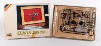 MACHINE GUN MODEL KIT: A 1/8 scale Hasegawa Hobby Kits 'Aircraft Mounted Machine Gun - Lewis .303 Model 1915'