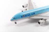AIRLINERS: A group of three airliner and one private jet models - 3