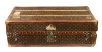 LOUIS VUITTON: An early&nbsp;20th century Louis Vuitton monogram print wardrobe trunk, 33cm high, 101cm wide, 55cm deep - 2