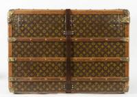 LOUIS VUITTON: An early 20th century Louis Vuitton monogram print courier trunk, 56cm high, 81cm wide, 51cm deep - 3