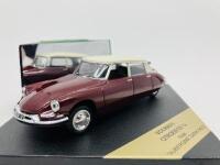 CITRO&Euml;N: A 1:43 scale model by Vitesse of the 1957 DS19, in original packaging [Location: Sydney] - 3
