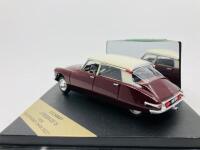 CITRO&Euml;N: A 1:43 scale model by Vitesse of the 1957 DS19, in original packaging [Location: Sydney] - 4