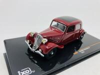 CITRO&Euml;N: A 1:43 scale model by IXO&nbsp;of the 1934 Traction 7A, in original packaging [Location: Sydney] - 4