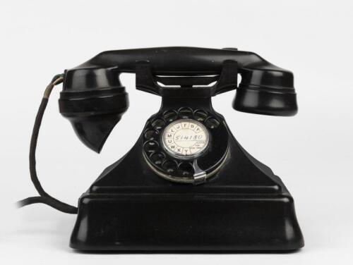 TELEPHONE: Vintage 1930's Art Deco Bakelite Pyramid Telephone. Model 232