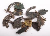 AUSTRALIAN ARMY BADGES: A bag of assorted brass Australian Commonwealth Military Forces shoulder & hat badges