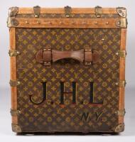 LOUIS VUITTON: An early 20th century Louis Vuitton monogram print courier trunk, 56cm high, 81cm wide, 51cm deep - 7