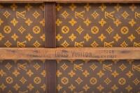 LOUIS VUITTON: An early 20th century Louis Vuitton monogram print courier trunk, 56cm high, 81cm wide, 51cm deep - 14