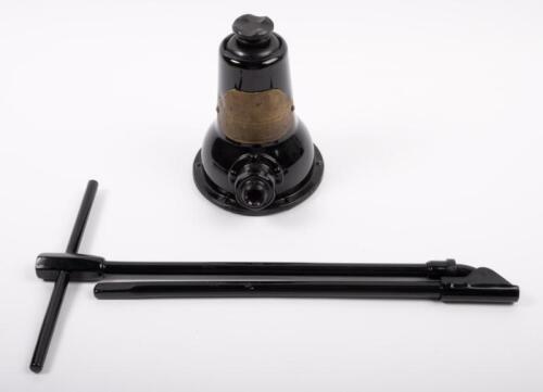 MICHELIN: An early restored circa 1920s or 1930s Michelin bottle jack and handle, with nameplate, approx 17cm high (not extended)